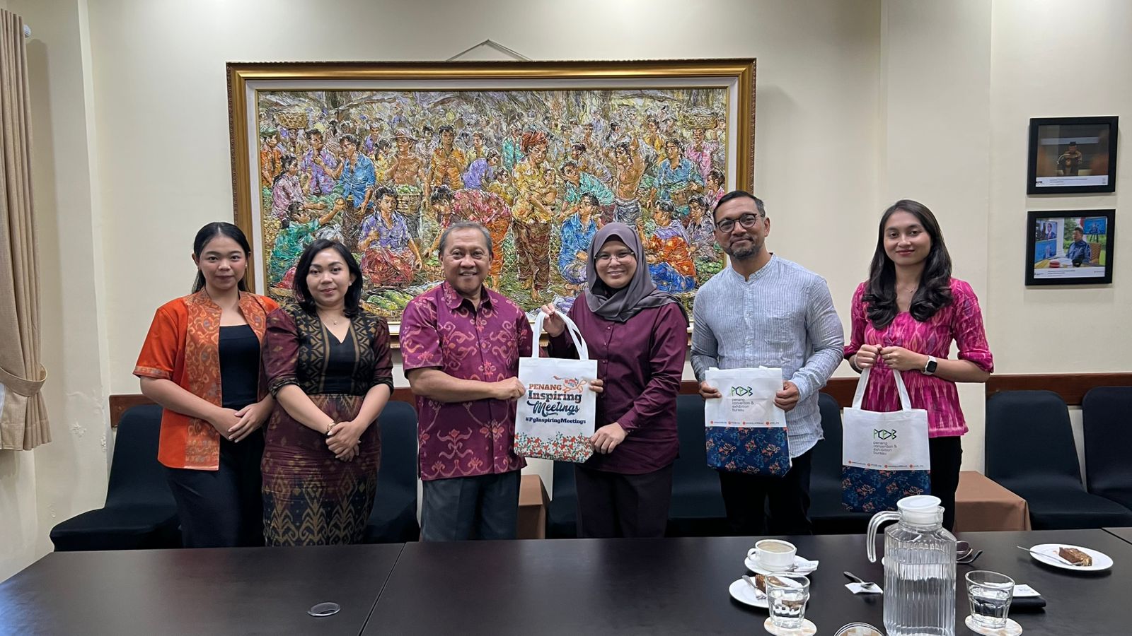 Dr. Ketut Jaman and Siti Sarah during strategic collaboration meeting in Denpasar