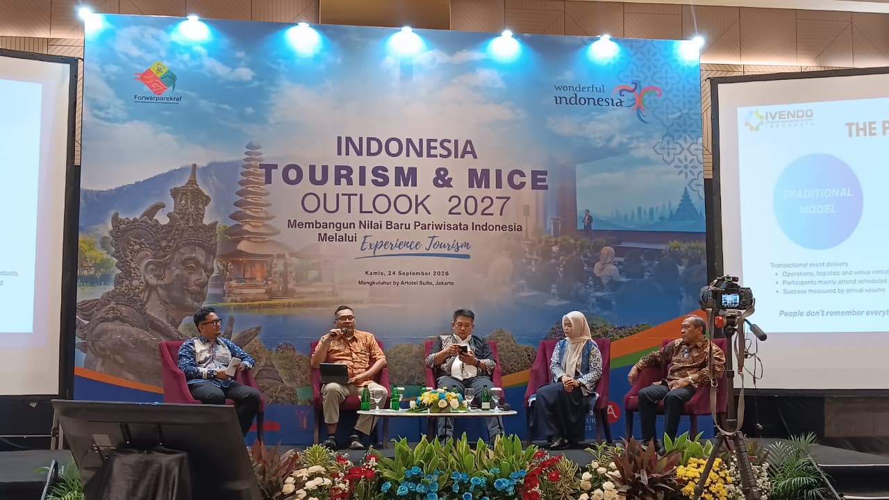 Dr Ketut Jaman speaking during the panel discussion at Indonesia Tourism & MICE Outlook 2027
